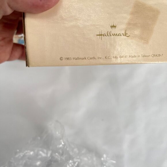 Hallmark Madonna & Child 1983 Hand-Painted Fine Porcelain Ornament With Original - Picture 6 of 6